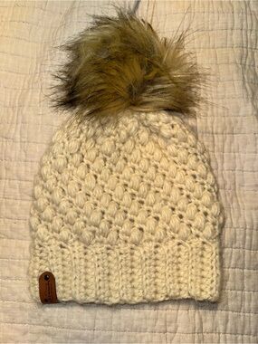 Chunky Cream Knit Pom Beanie